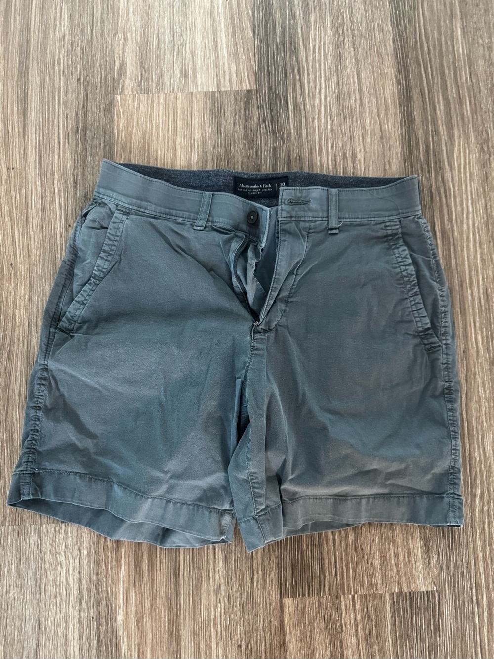 Abercrombie & Fitch Men's Slate Blue Flat-Front Chino Shorts